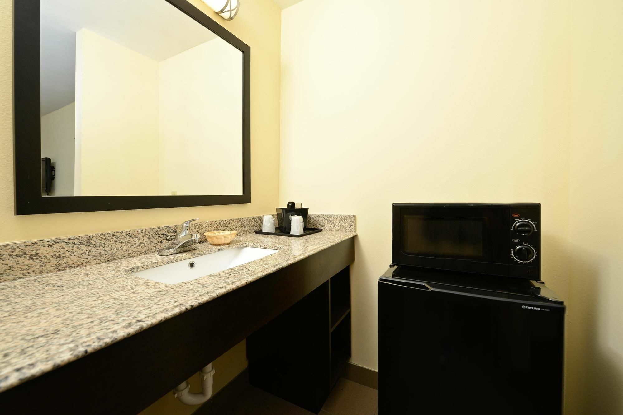Americas Best Value Inn Lake Charles Interstate 210 Cameră foto