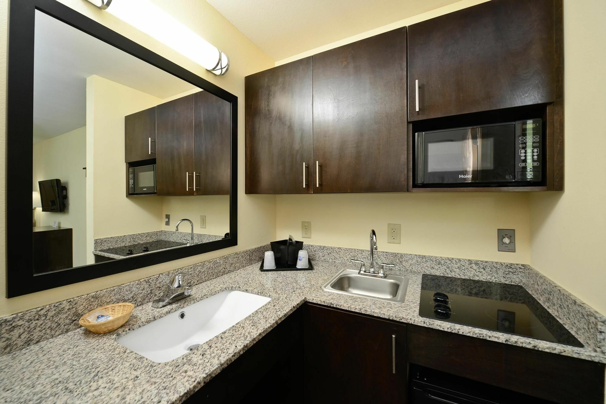 Americas Best Value Inn Lake Charles Interstate 210 Cameră foto