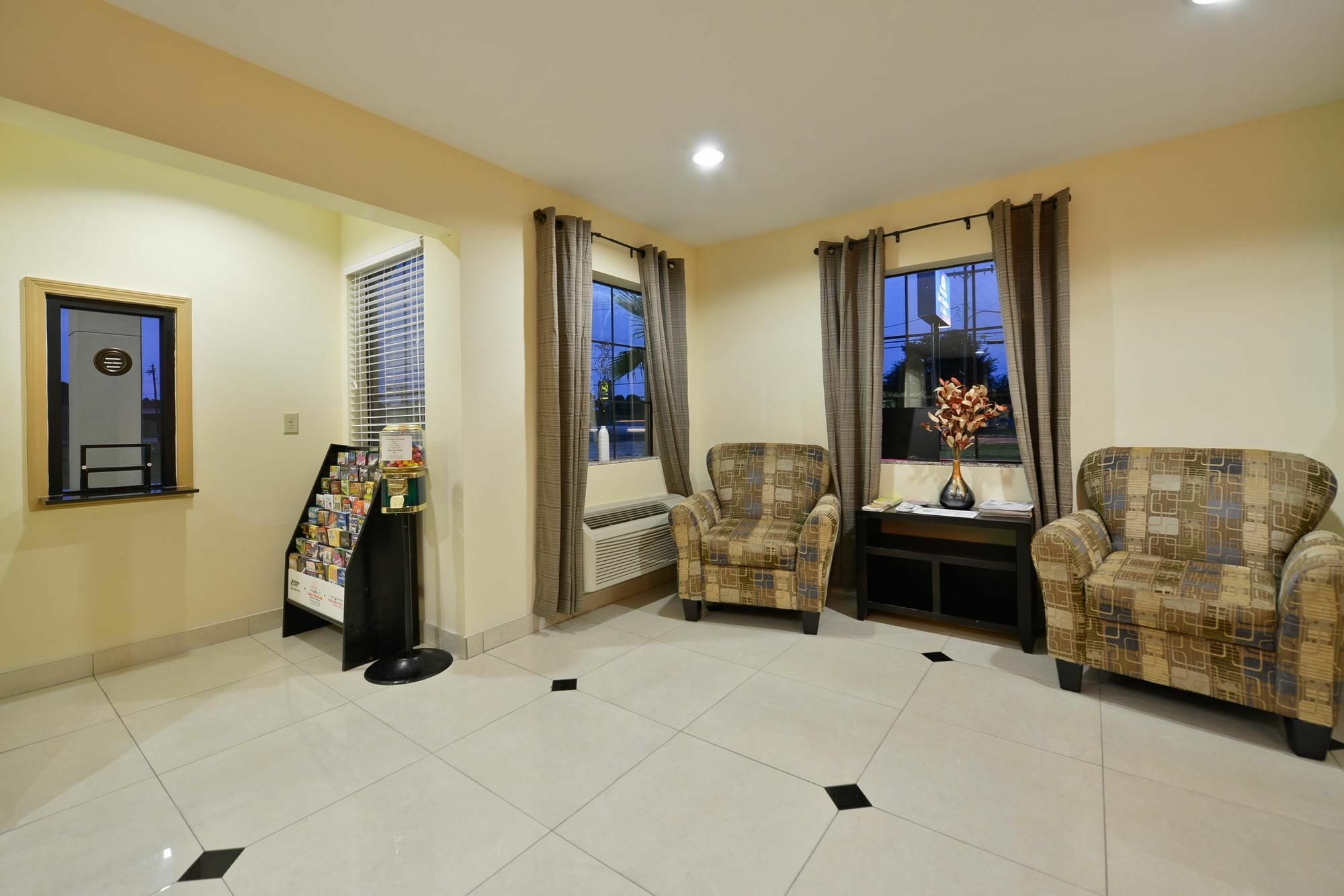 Americas Best Value Inn Lake Charles Interstate 210 Interior foto